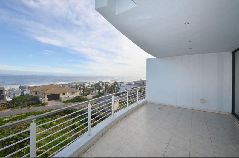 2 Bedroom Property for Sale in Bloubergstrand Western Cape